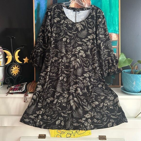 2 Dye 4 Chic Long Sleeve Black and Gold Floral Dress - Picture 1 of 16